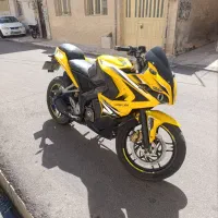 باجاج ار اس rs200