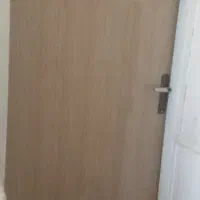 در اتاق خواب به ابعاد ۲۱۵ در۸۱