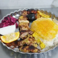 یک نفر نیروی کار آقا  جهت ظرفشور نیازمندیم