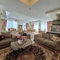 ۱۶۰متر۳خواب*رو به آفتاب*پاسداران*بدون دیوار مشترک