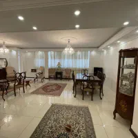 بلوار کشاورز185متر با2پارکینگ و سه اتاق بَرخیابان.