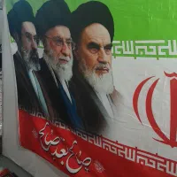 پرچم بزرگ با چوب نِی