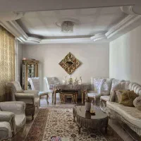 سرویس مبل ۷نفره و ناهار خوری سفید طلایی در حد نو