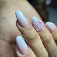 کاشت ناخن و اموزش حرفه ای