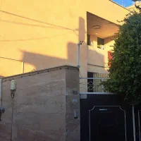 فروش منزل مسکونی دو طبقه حیاط دار در شهر وحیدیه