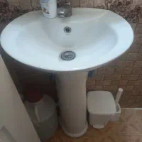 روشویی پایه دار