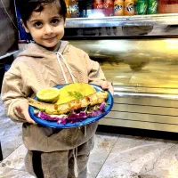 کمک آشپز زن