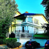 خانه ویلایی / ۷۵۰متر بنا / ویلایی یکجا / شهرک غرب