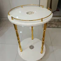 میز دکوری و تلفن