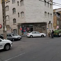 ملک کلنگی و قابل سکونت مناسب سرمایه گذاری|فروش زمین و ملک کلنگی|تهران, صاحب الزمان|دیوار