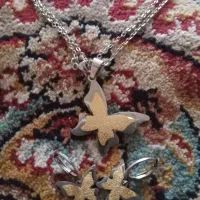 گردنبند پروانه ای