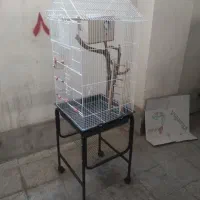 قفس بزرگ چرخ‌دار