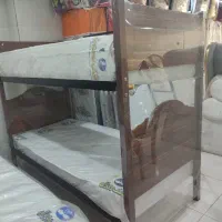 تخت دوطبقه چوبی با رنگبندی