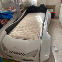 تخت ماشینی کودک و تشک نو