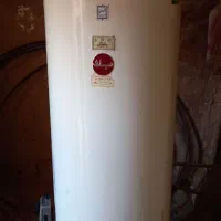 آبگرمن مخزن دار در حد