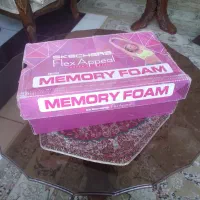 کتانی اسکچرز