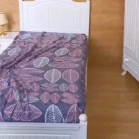 تخت خواب و پاتختی