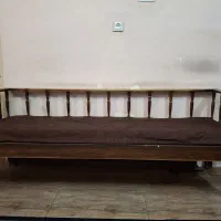 نیمکت چوبی