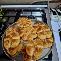 نون خرمایی. فطیر ساده و مغز دار .کیک شیر مال دونات