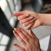 فقط هزینه ی مواد کاشت وترمیم ناخن