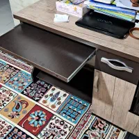 میز تحریر و کامپیوتر و کمد