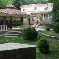 500متر-ویلای-کافه-اتاق-بازی-اتاق-فرار-تمام-مشاغل