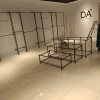 نصاب رگال و مجری دکور