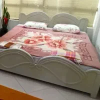 تخت خواب دو نفره چوبی بهمراه تشک