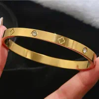 دستبند النگویی ونکلیف
