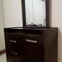 میز آرایش سه کشو و یک کمد(دو طبقه)