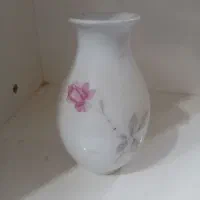 گلدون سفید