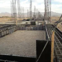 نیازمند آرماتوربند و قالب بند