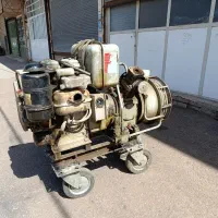 موتور دوسیلندر ۲۰ اسب،کمپرسور هوا دیزل. ژنراتور.
