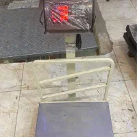 فروش باسکول ۴۰۰ کیلو استیل در حد نو