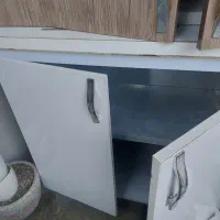 کابینت دیواری قهوه ای وزمینی سفیدبدنه فلز