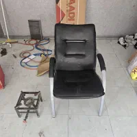 صندلی انتظار و اجاق تک شعله
