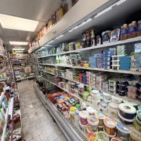 نیرو ماهر‌ آقا سوپر‌مارکت