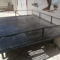 تخت آهنی