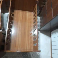 تخت کنار مادر