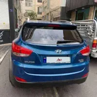 توسان ۲۰۱۱ آبی کاربنی.