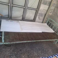 تخت فلزی فنری