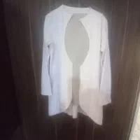 تعدادی لباس در حد نو