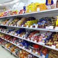 همکار خانم برای کار در هایپر مارکت