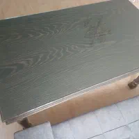 شیشه روی میز