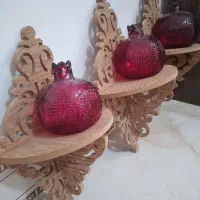 دیوار کوب چوبی  همراه با انار شیشه ای