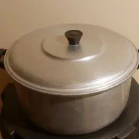 دو عدد قابلمه روحی دو سایز ، یک آب کش ،سینی