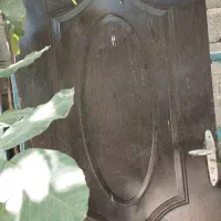 یک در و دو عدد پنجره به فروش میرسد