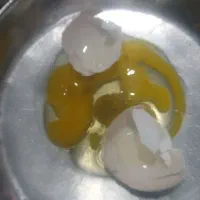 شکستن تخم مرغ رفع هردردی