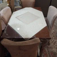 میز ناهارخوری ۴ نفره چوبی بسیار تمیز و کم‌ کارکرد