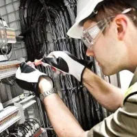 خدمات برق صنعتی و اتوماسیون